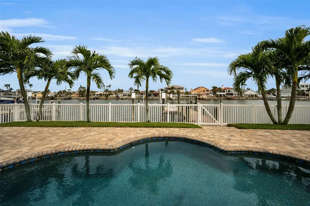 11325 5th Street E Treasure Island FL 33706