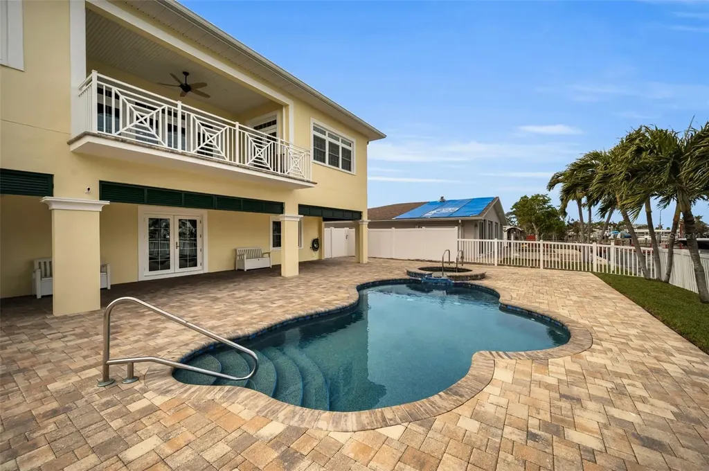 11325 5th Street E Treasure Island FL 33706