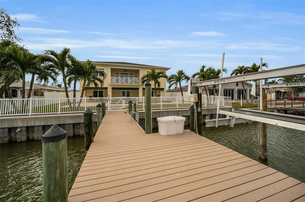 11325 5th Street E Treasure Island FL 33706