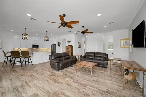 11325 5th Street E Treasure Island FL 33706
