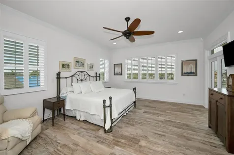 11325 5th Street E Treasure Island FL 33706
