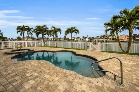 11325 5th Street E Treasure Island FL 33706