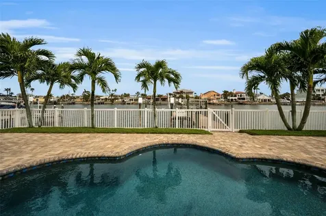 11325 5th Street E Treasure Island FL 33706