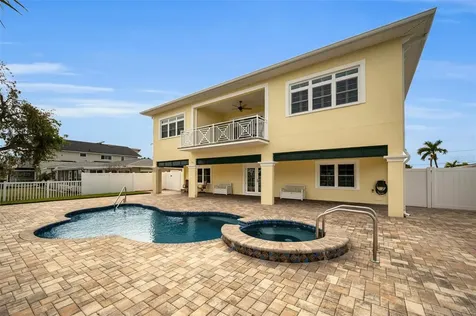 11325 5th Street E Treasure Island FL 33706