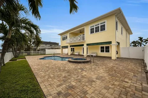 11325 5th Street E Treasure Island FL 33706