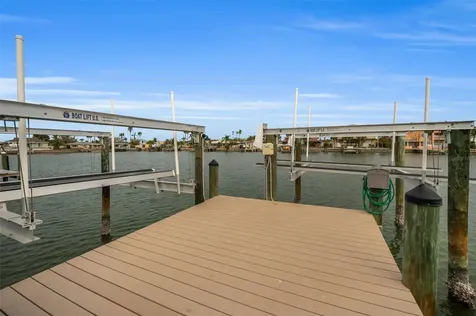 11325 5th Street E Treasure Island FL 33706