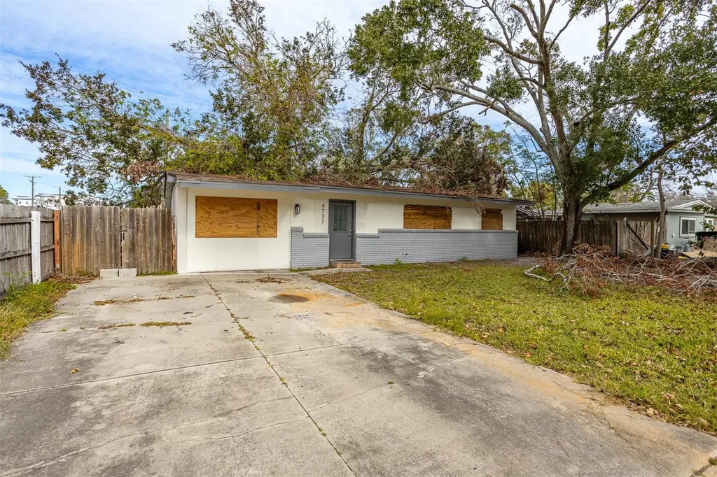 4737 W Leila Avenue Tampa FL 33616