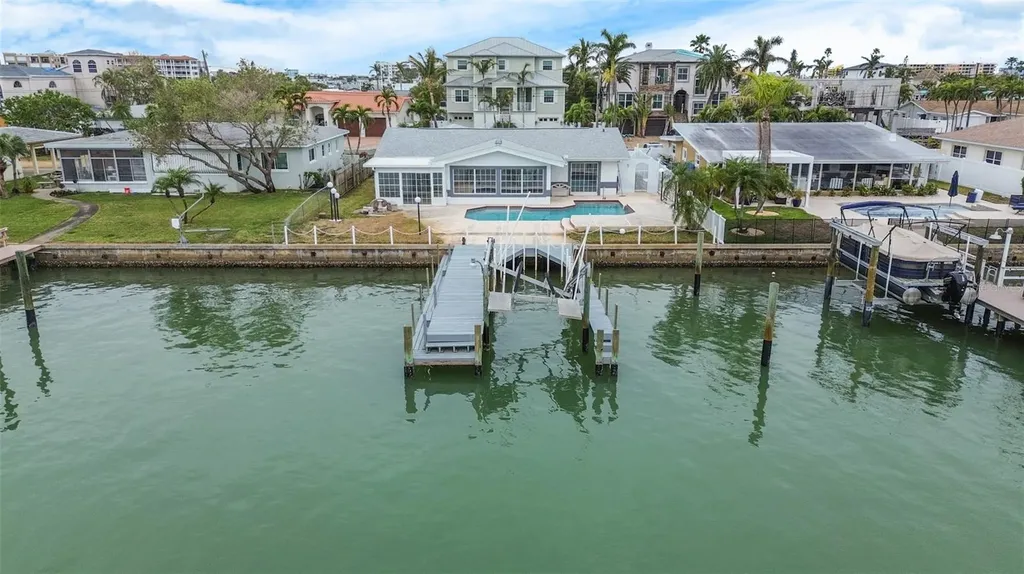 11185 5th Street E Treasure Island FL 33706