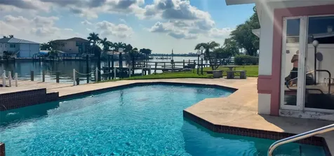 11185 5th Street E Treasure Island FL 33706