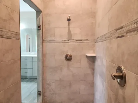422 Shannon Estates Court Plant City FL 33563