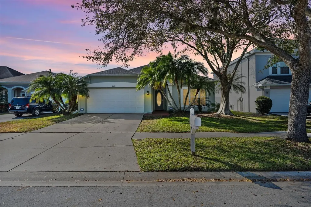1645 Fennsbury Court Wesley Chapel FL 33544