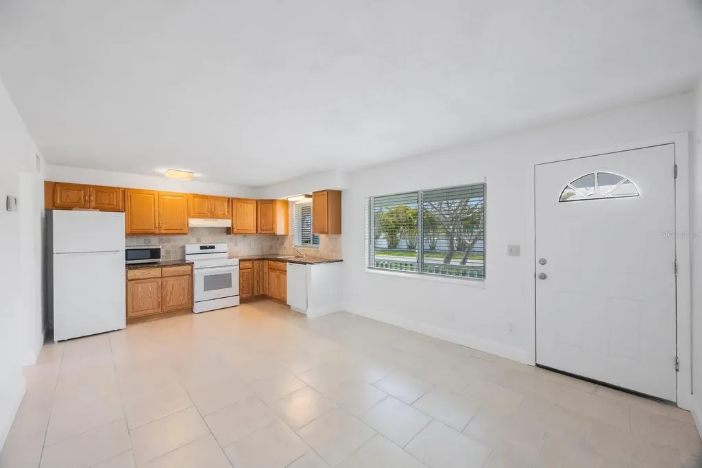 11485 2nd Street E Treasure Island FL 33706
