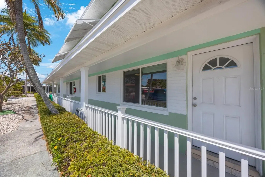 11485 2nd Street E Treasure Island FL 33706