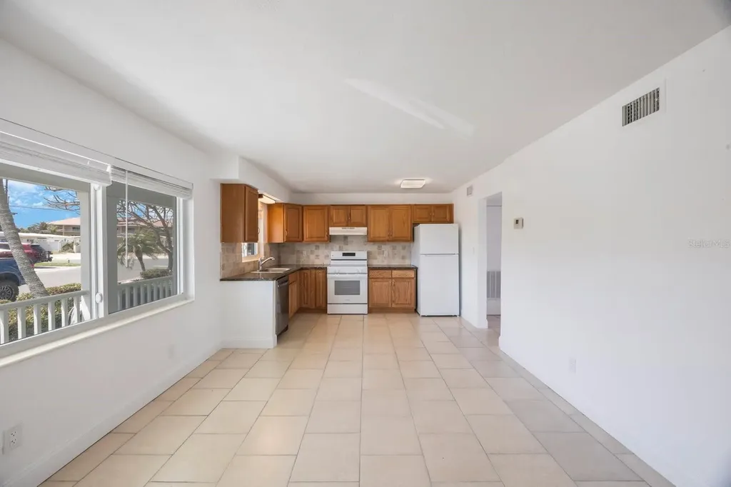 11485 2nd Street E Treasure Island FL 33706