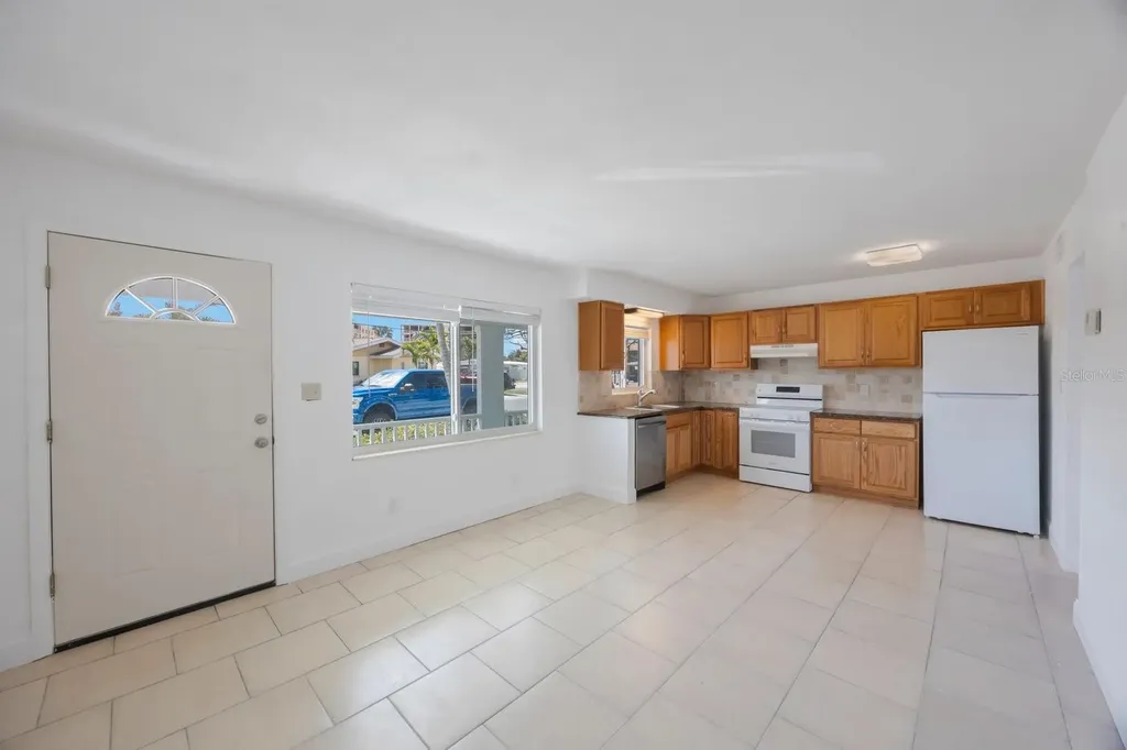 11485 2nd Street E Treasure Island FL 33706