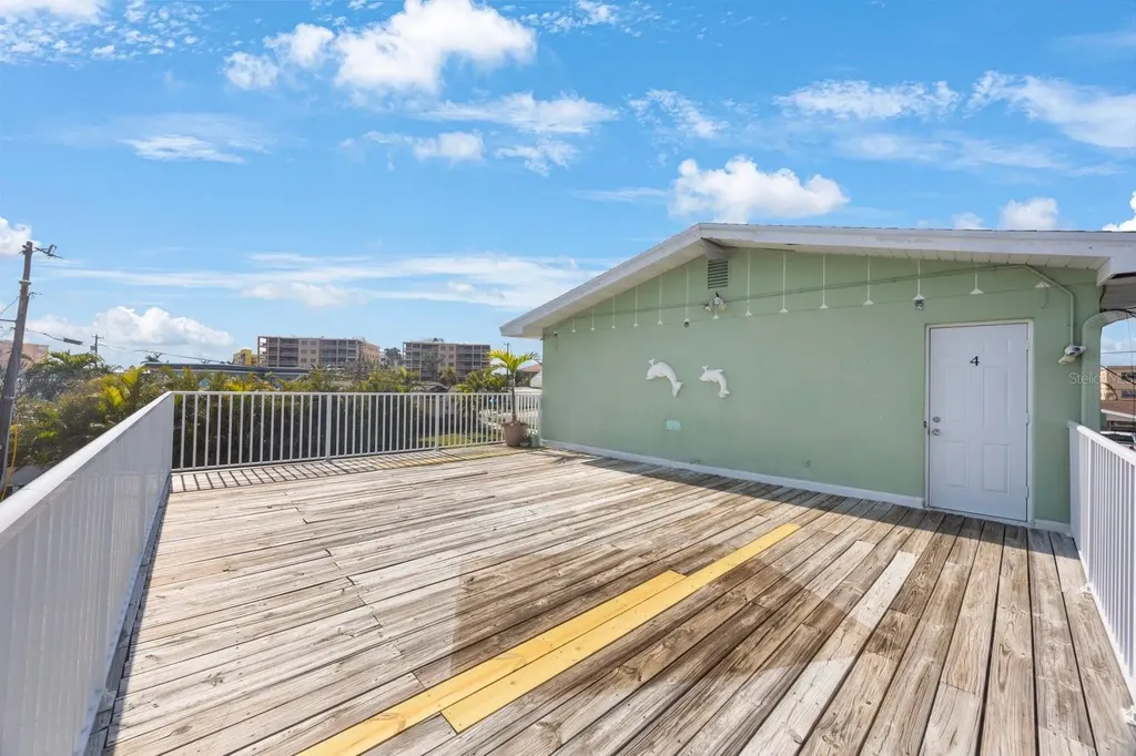 11485 2nd Street E Treasure Island FL 33706