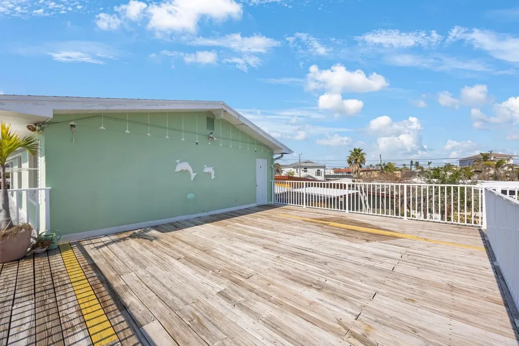 11485 2nd Street E Treasure Island FL 33706