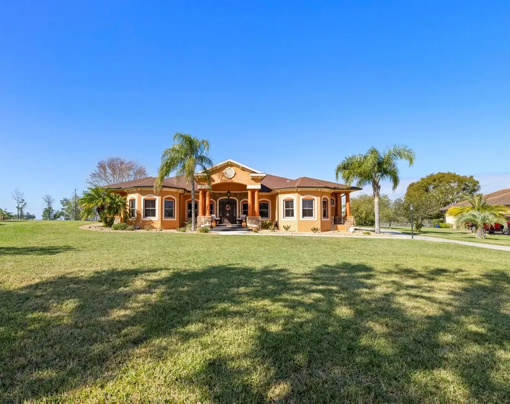 14739 Vista View Court Dade City FL 33523