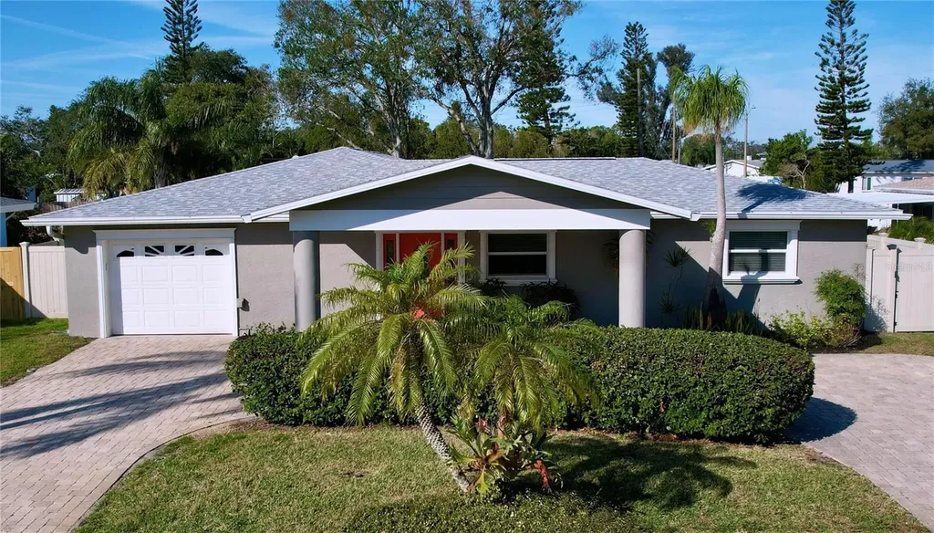 5566 104th Way Seminole FL 33772