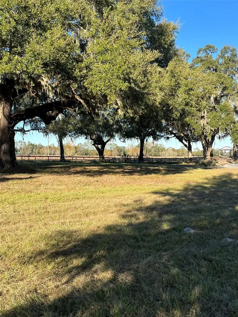 1851 SE 185 Avenue Williston FL 32696