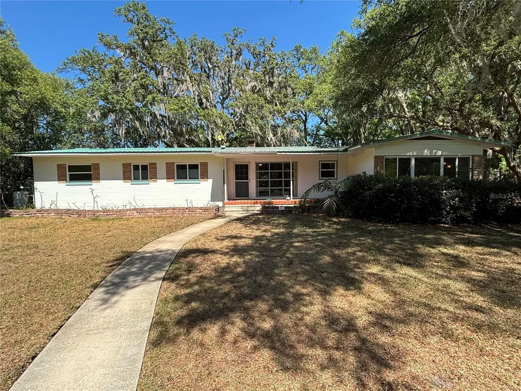 22 Poinsettia Drive Deland FL 32724