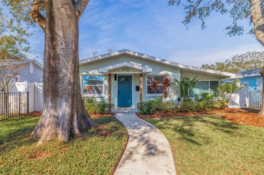 713 43rd Avenue N St Petersburg FL 33703