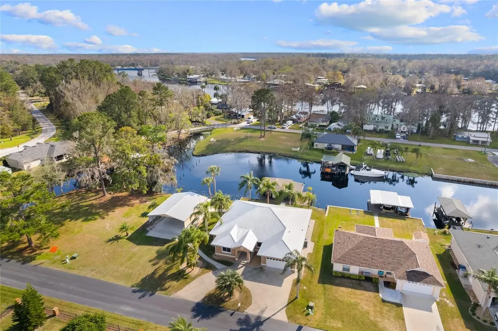 1621 Yellow Brick Road Astor FL 32102