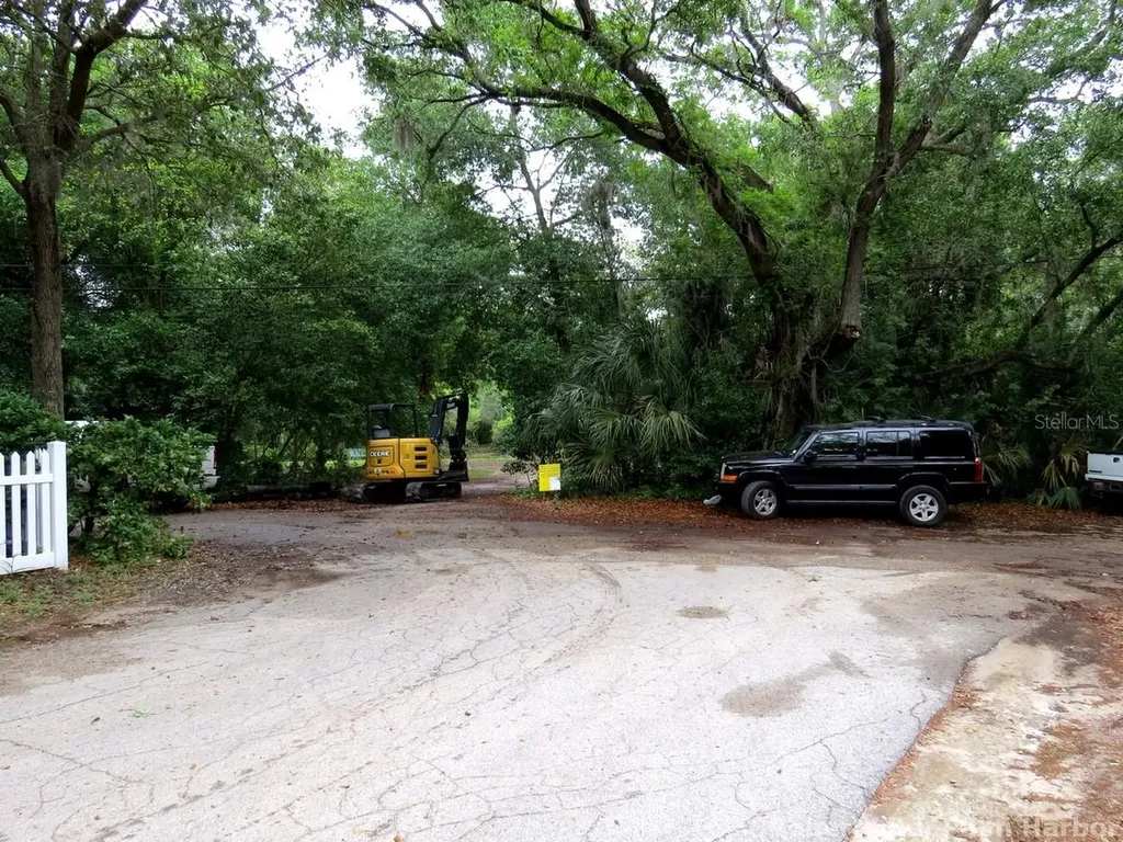 Roberts Road Palm Harbor FL 34683