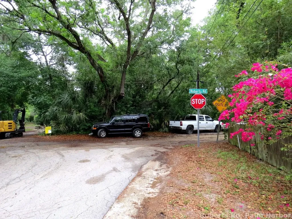 Roberts Road Palm Harbor FL 34683