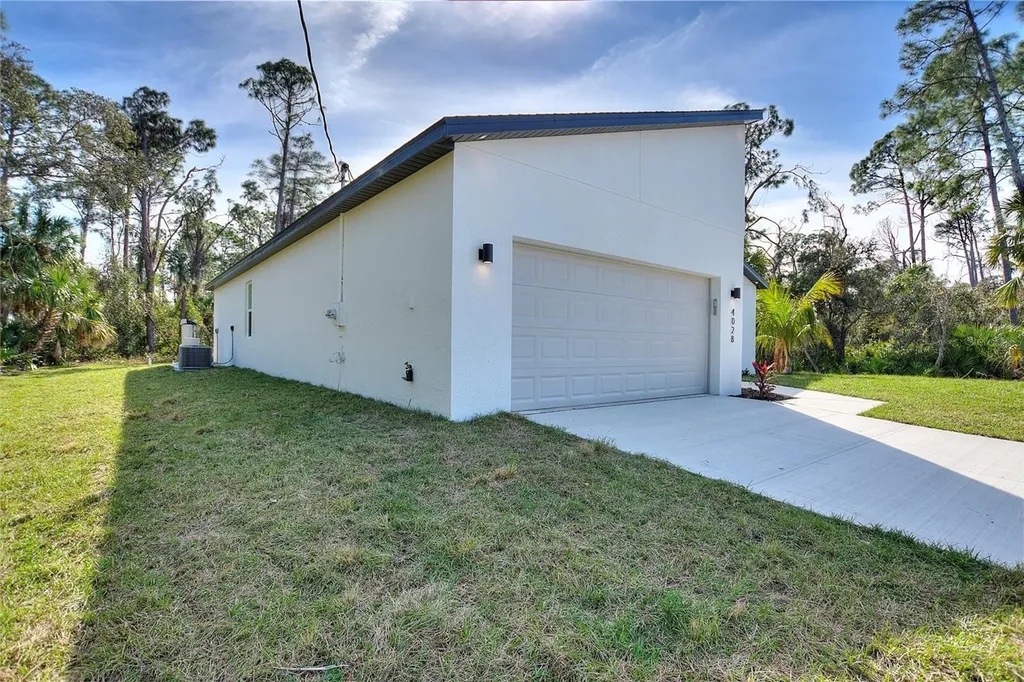 3083 Sikeston Avenue North Port FL 34286