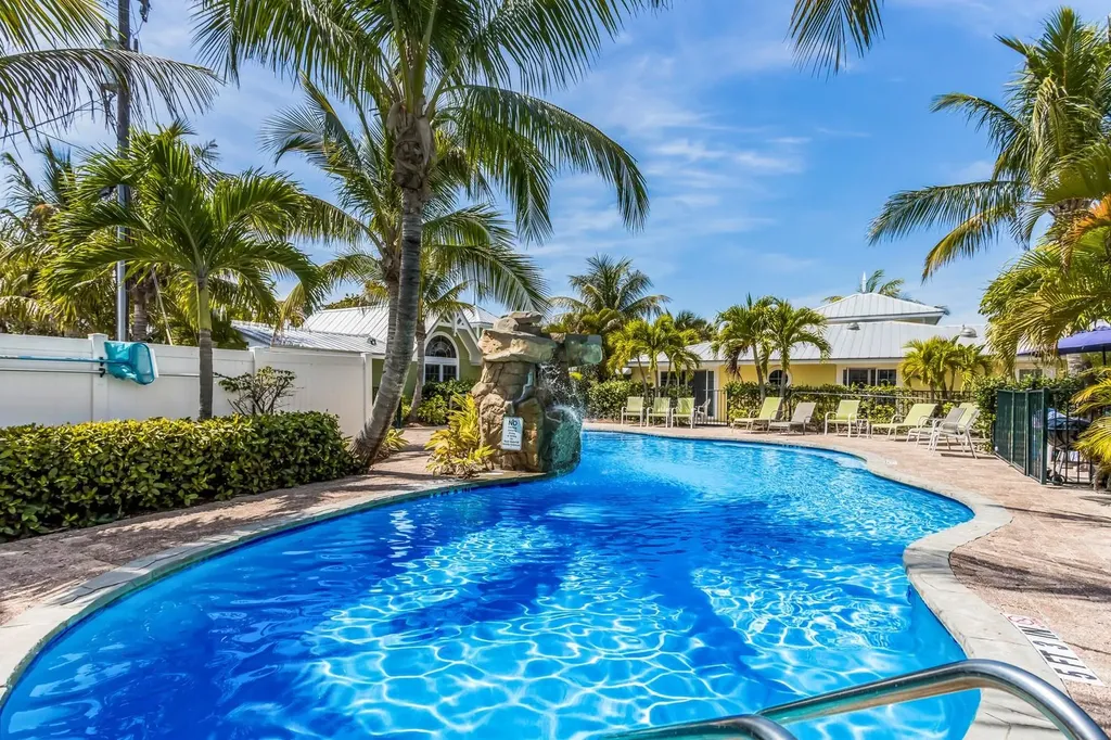 6606 Holmes Boulevard Holmes Beach FL 34217