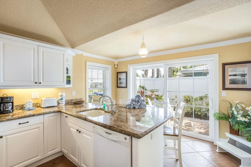 6606 Holmes Boulevard Holmes Beach FL 34217