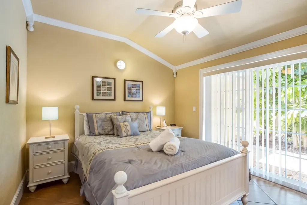 6606 Holmes Boulevard Holmes Beach FL 34217