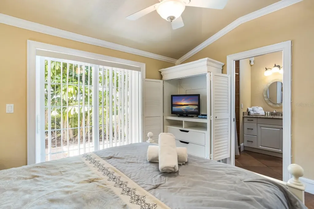 6606 Holmes Boulevard Holmes Beach FL 34217