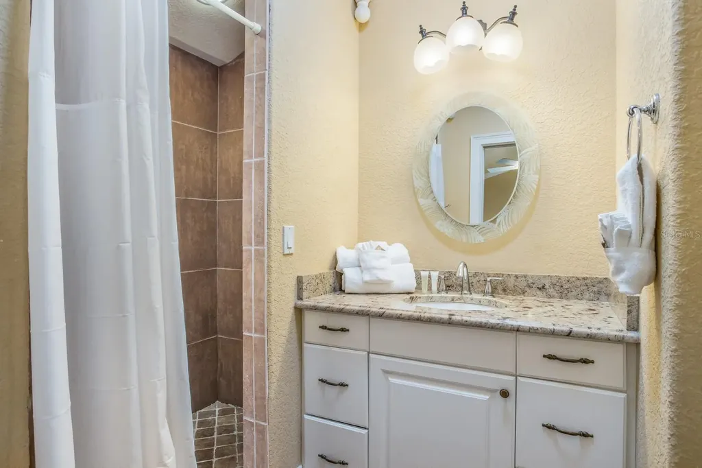 6606 Holmes Boulevard Holmes Beach FL 34217