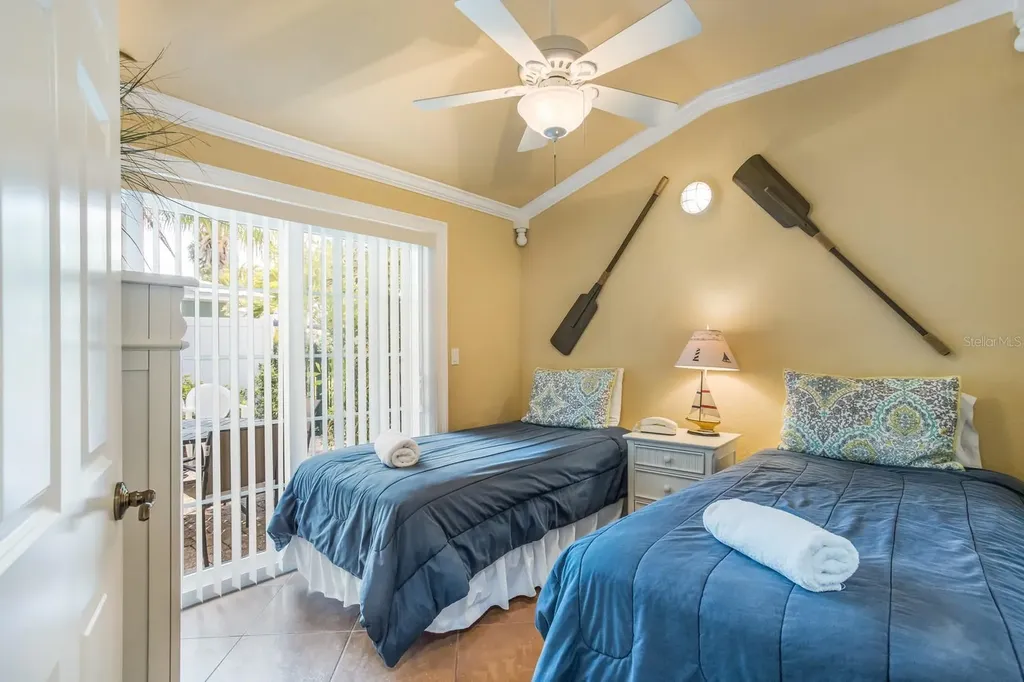 6606 Holmes Boulevard Holmes Beach FL 34217