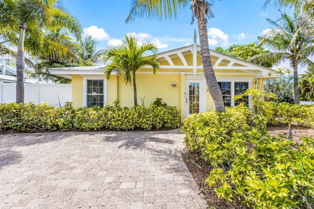 6606 Holmes Boulevard Holmes Beach FL 34217