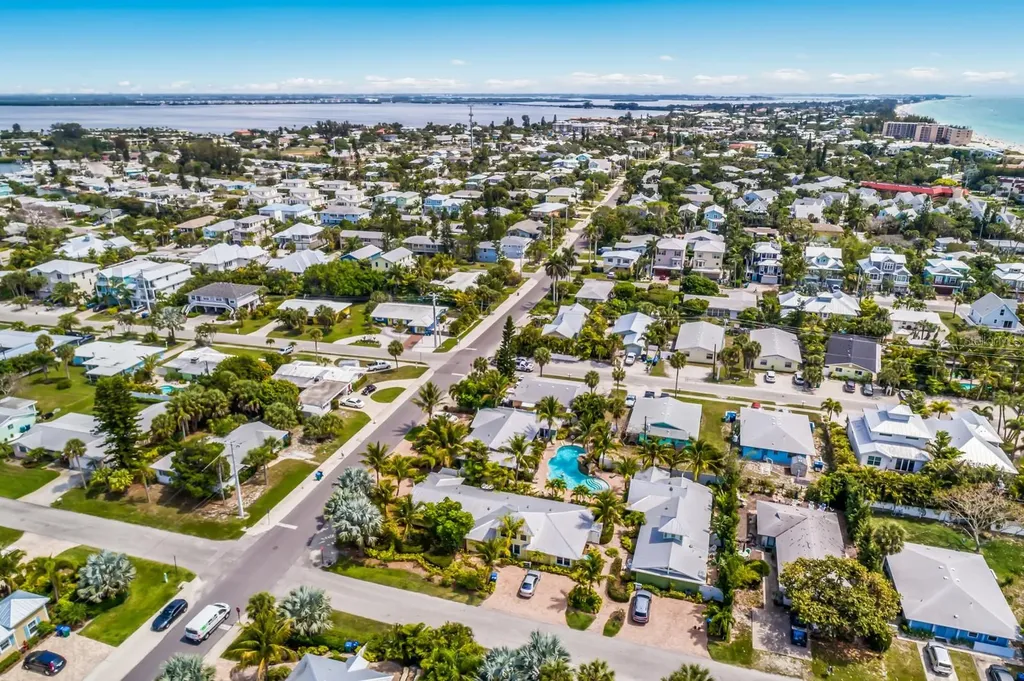 6606 Holmes Boulevard Holmes Beach FL 34217