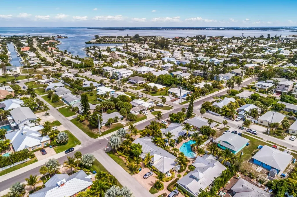 6606 Holmes Boulevard Holmes Beach FL 34217