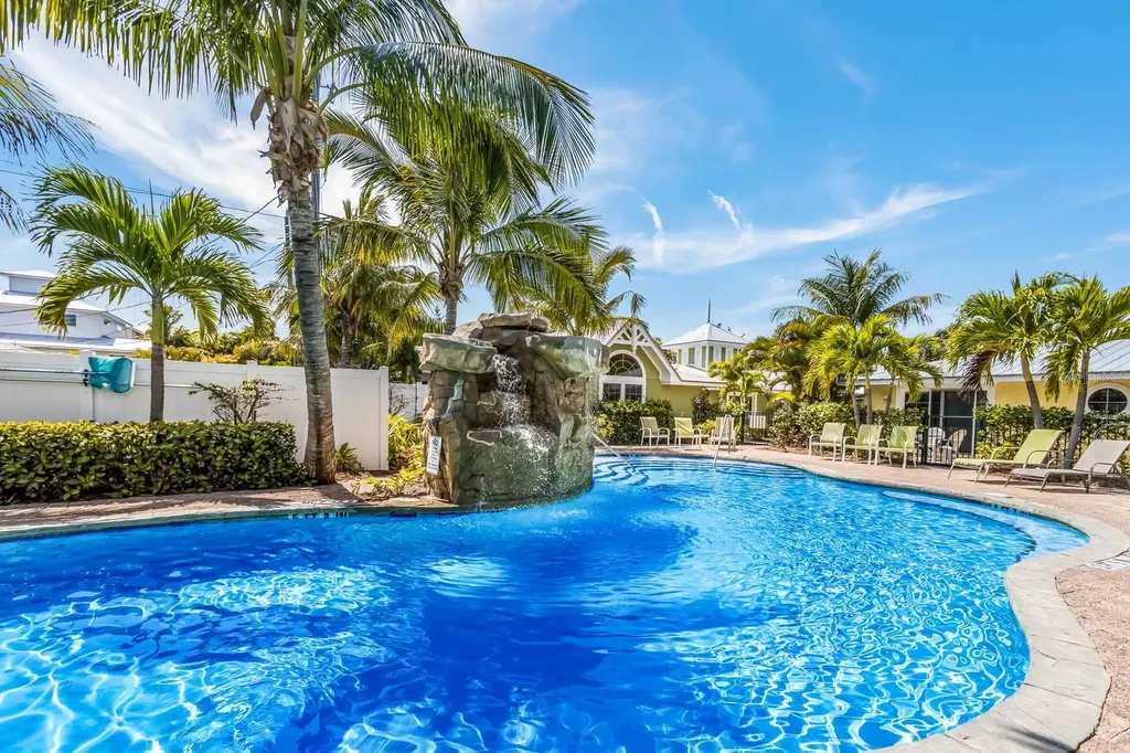 6606 Holmes Boulevard Holmes Beach FL 34217