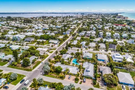 6606 Holmes Boulevard Holmes Beach FL 34217