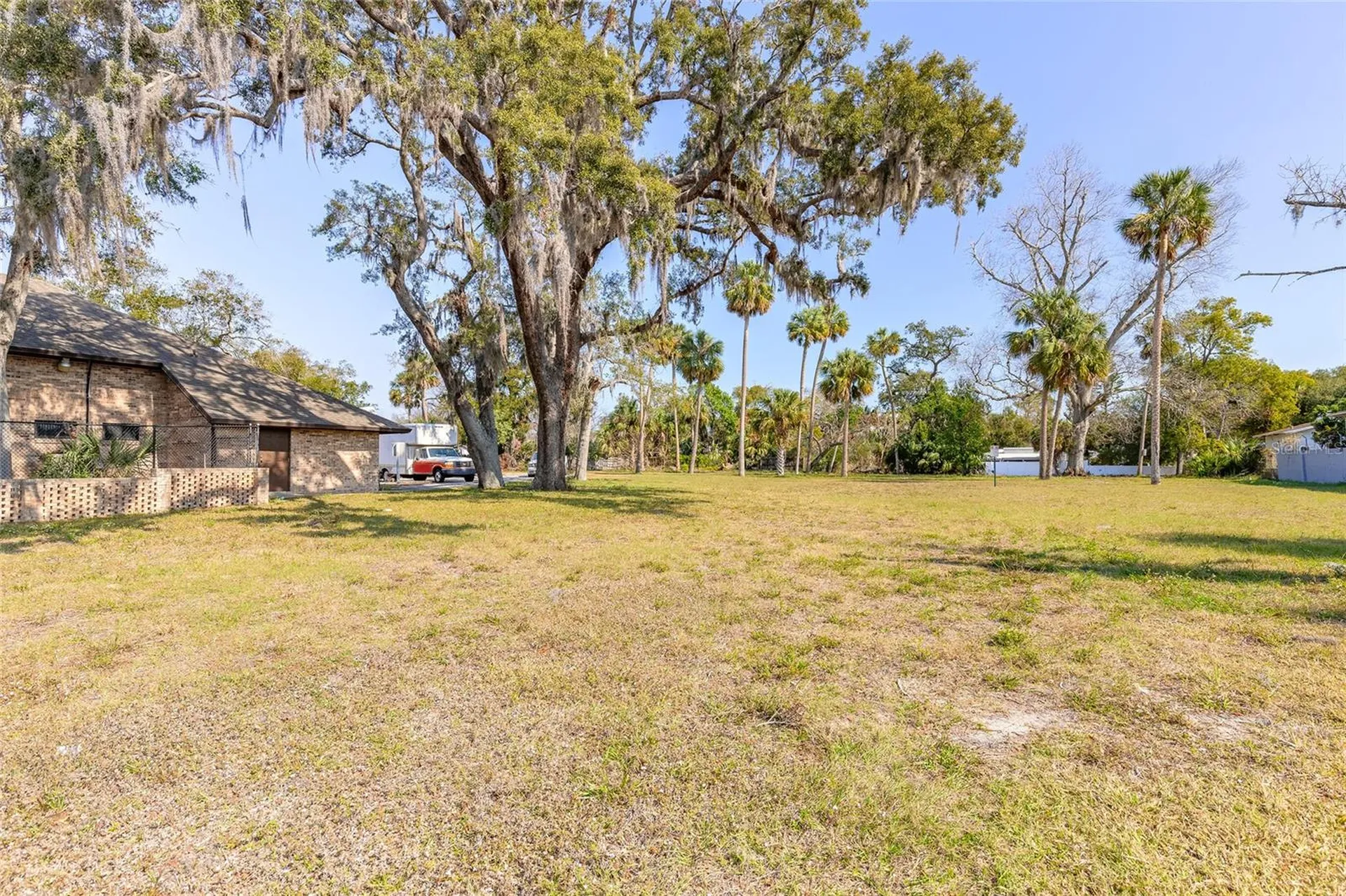 629 N Ridgewood Avenue Daytona Beach FL 32114