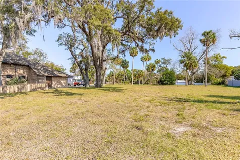 629 N Ridgewood Avenue Daytona Beach FL 32114