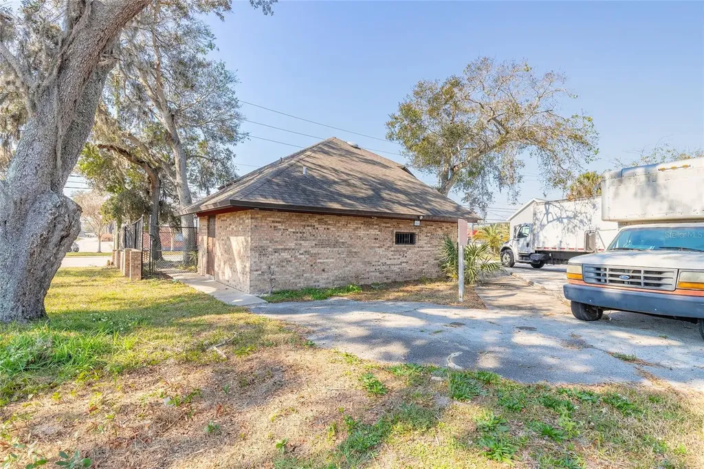 631 N Ridgewood Avenue Daytona Beach FL 32114