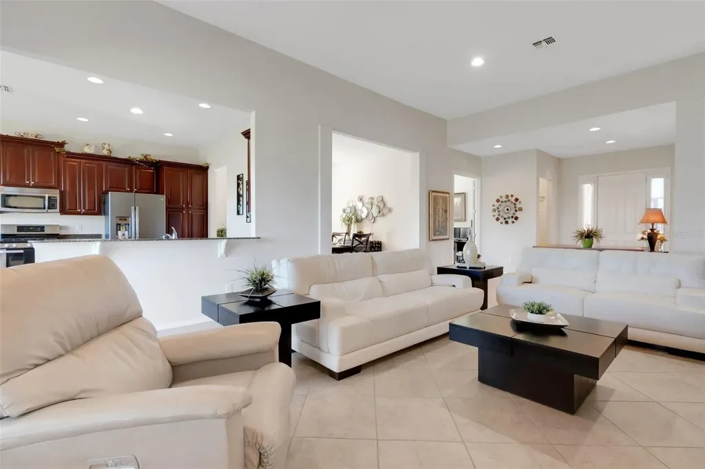 280 Del Sol Avenue Davenport FL 33837