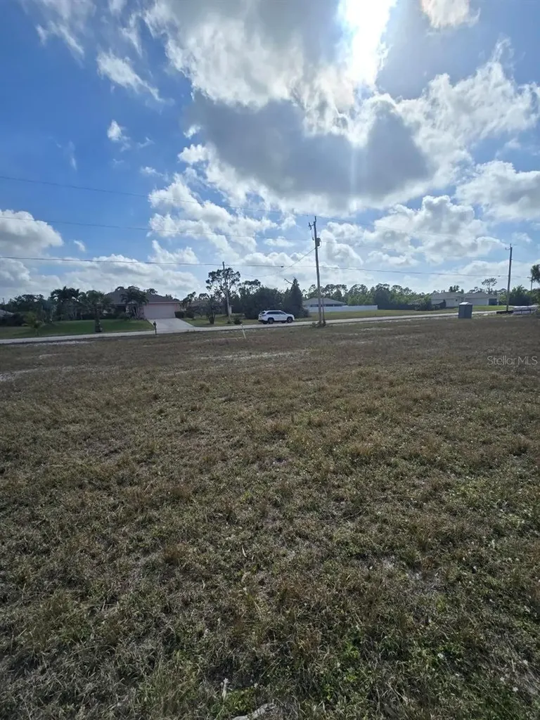 3813 NW 46th Lane Cape Coral FL 33993