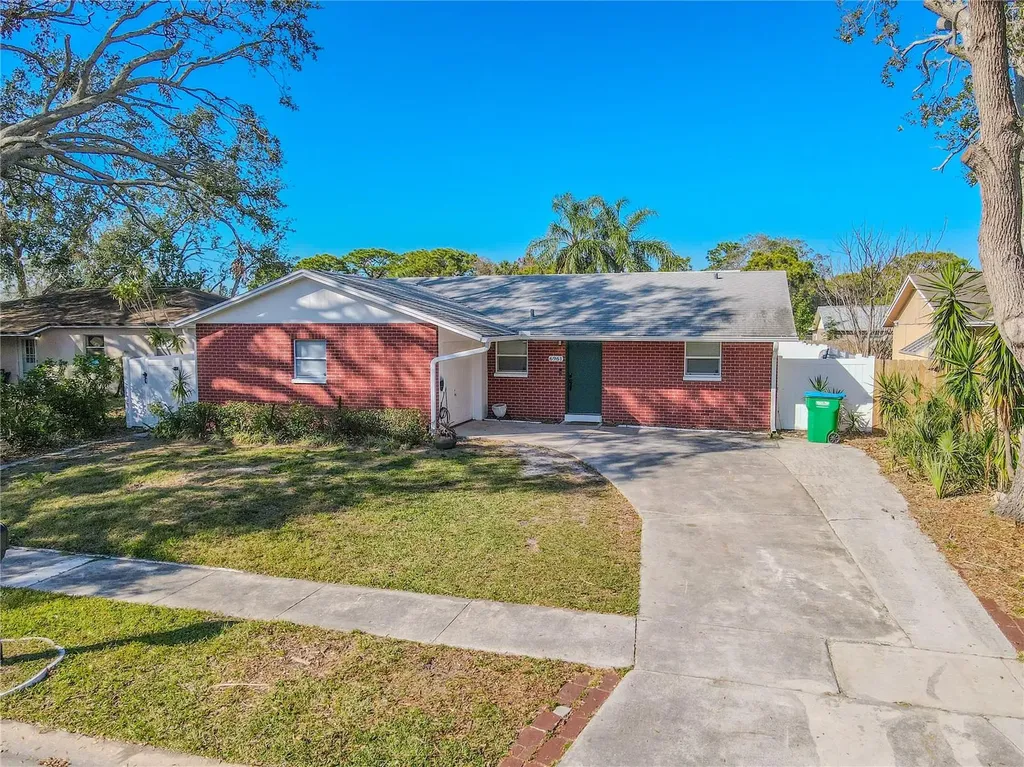 6961 Dalkeith Avenue N St Petersburg FL 33709