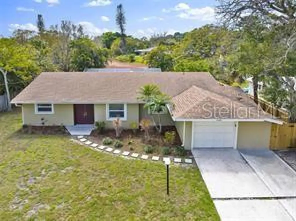 3306 Mayflower Street Sarasota FL 34231
