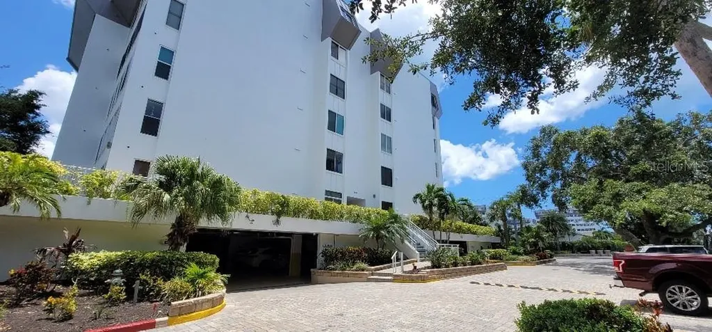 1200 E Peppertree Lane Sarasota FL 34242