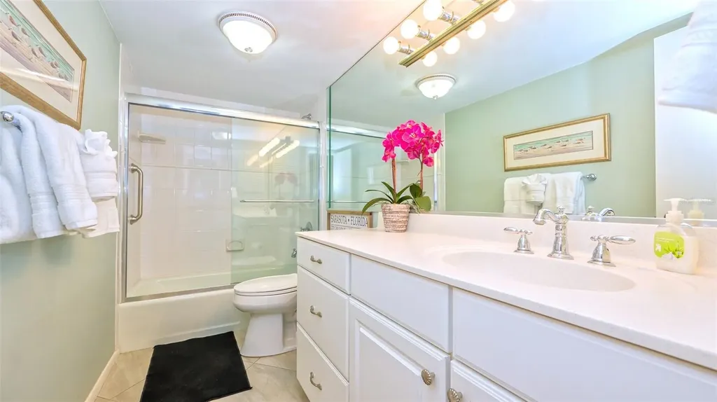 1200 E Peppertree Lane Sarasota FL 34242